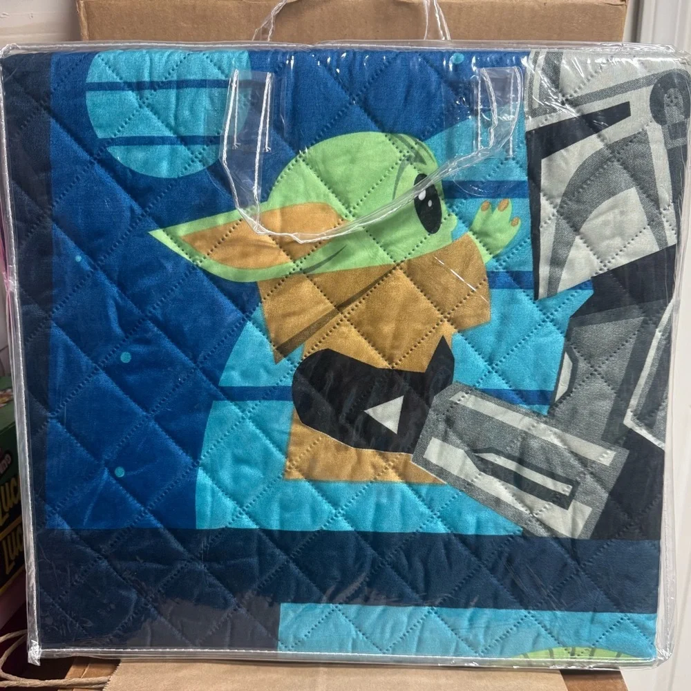 STAR WARS Mandalorian Blue Quilted Bedspread & Sham Set